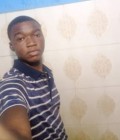 Встретьте Мужчинa : Moussa, 22 лет до Франция  Abidjan